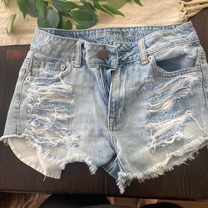 American Eagle Outfitter light washed ripped jeans shorts